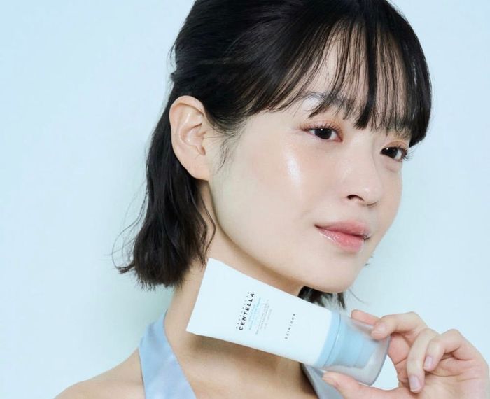 Centella Skin1004 𝐂𝐄𝐍𝐓𝐄𝐋𝐋𝐀 + 𝐇𝐘𝐔𝐋𝐔-𝐂𝐈𝐂𝐀 water fit SUN- SERUM 50ml