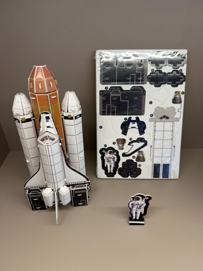 угсардаг сансрын хөлөг