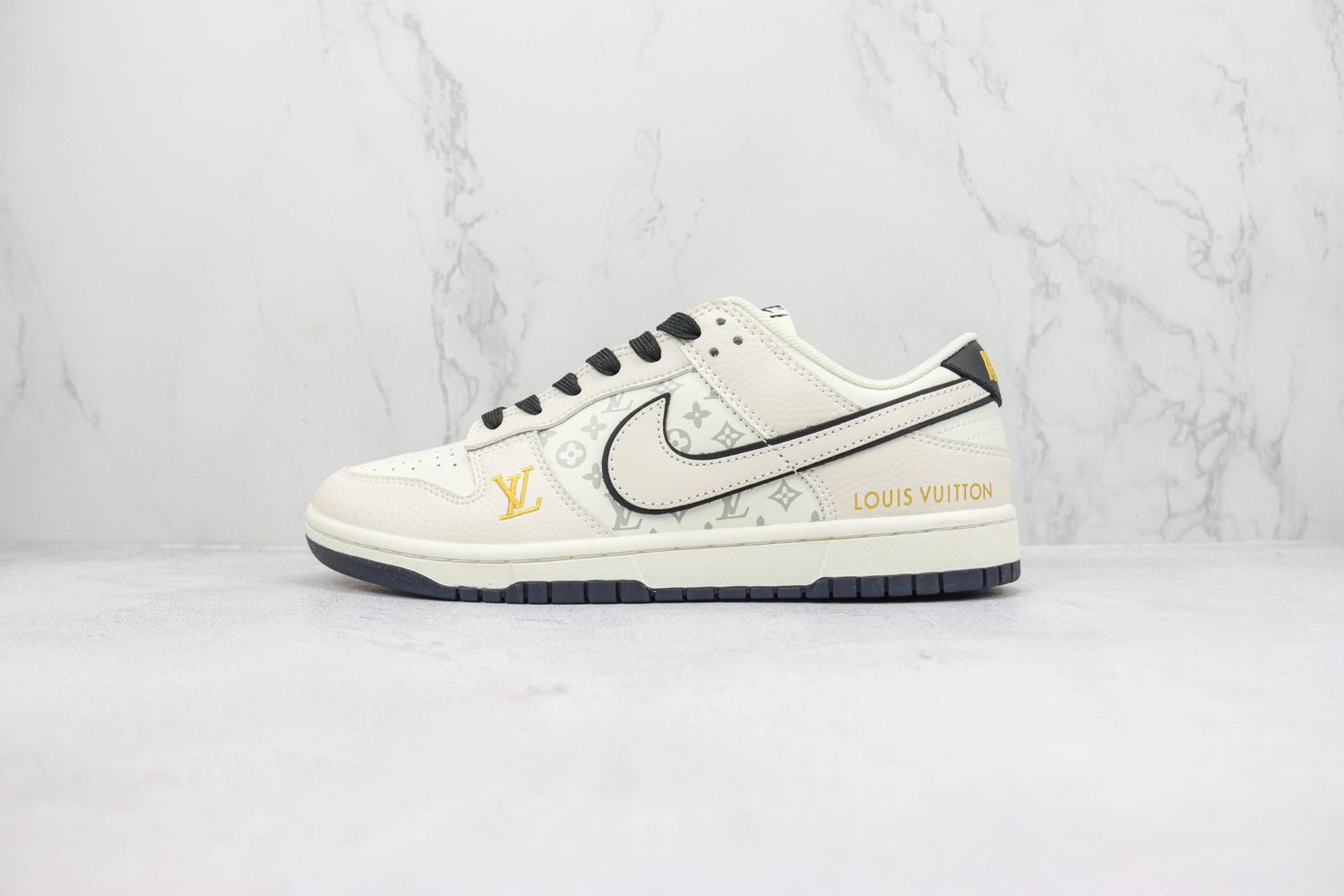 Nk SB Dunk Low x Lv 122