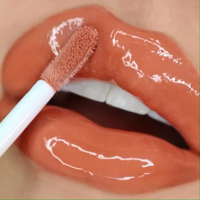 Beauty Creations lip gloss / Brown Suga /