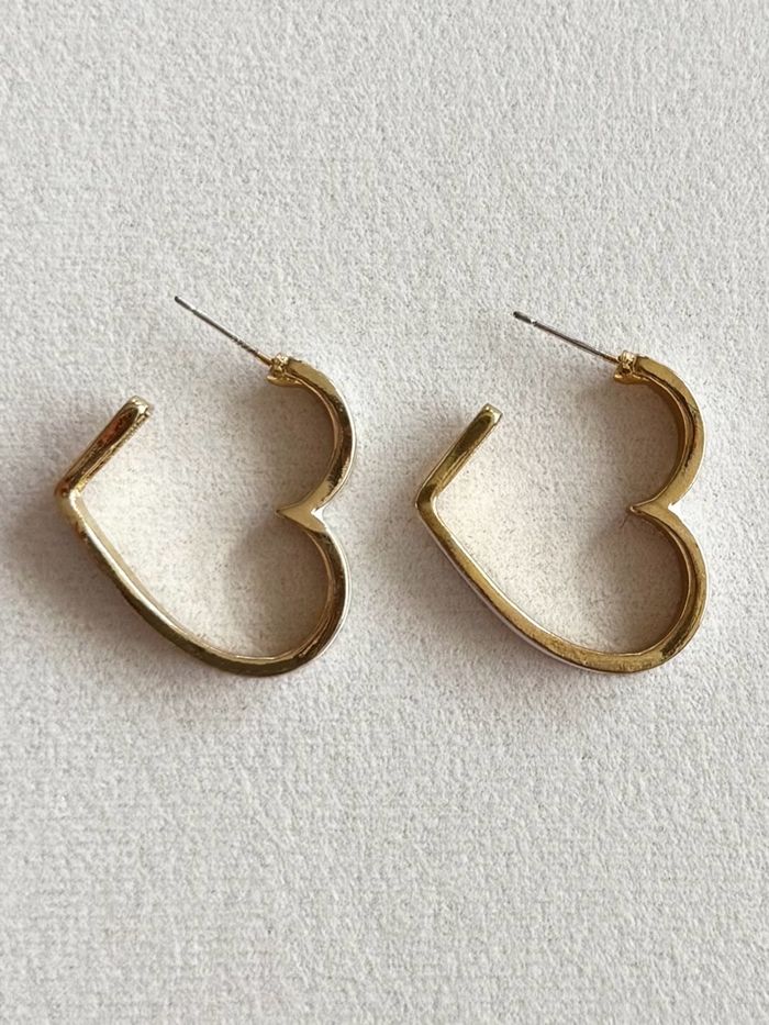 Heart-shaped hoop earrings