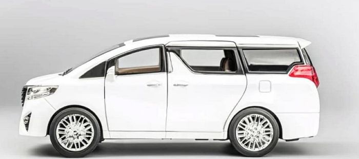 Toyota Alphard White