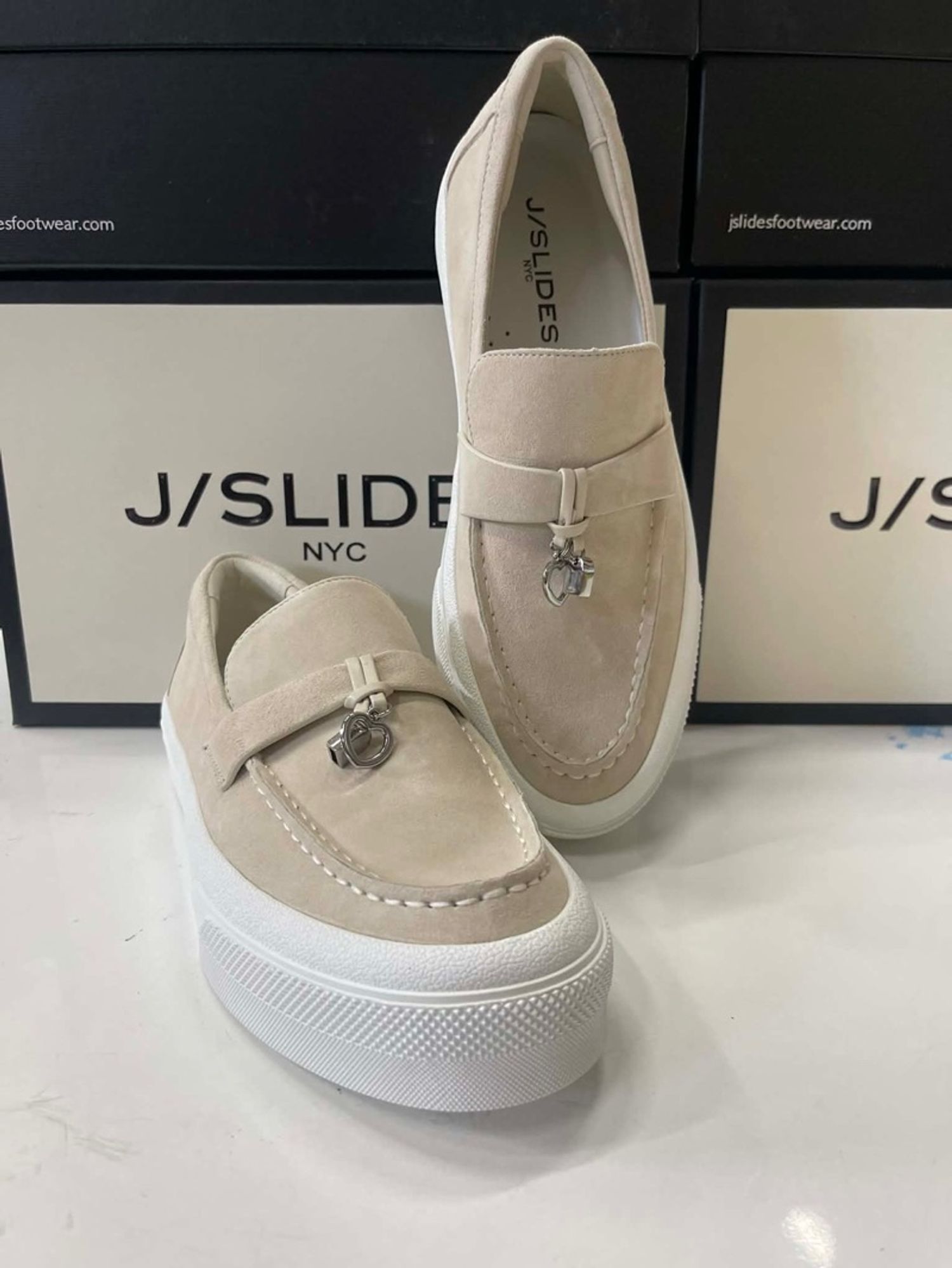 J Slides цайвар