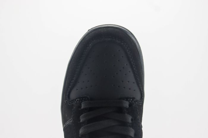 Nike SB Dunk Low x supreme 94 