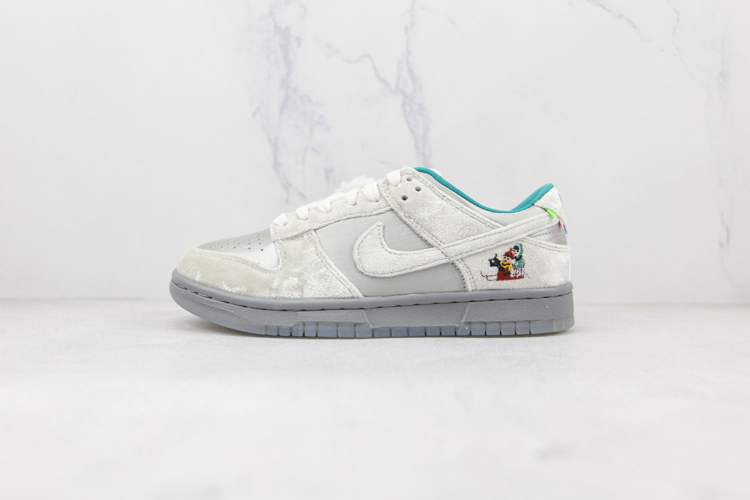 NK Dunk Low " Ice "