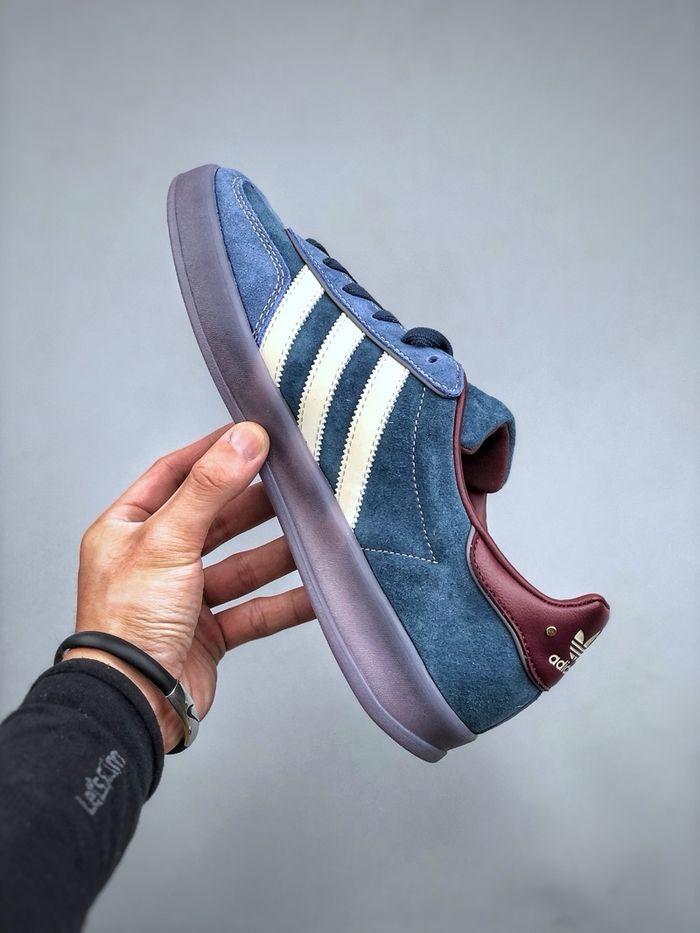  Gazelle Indoor “Navy white “