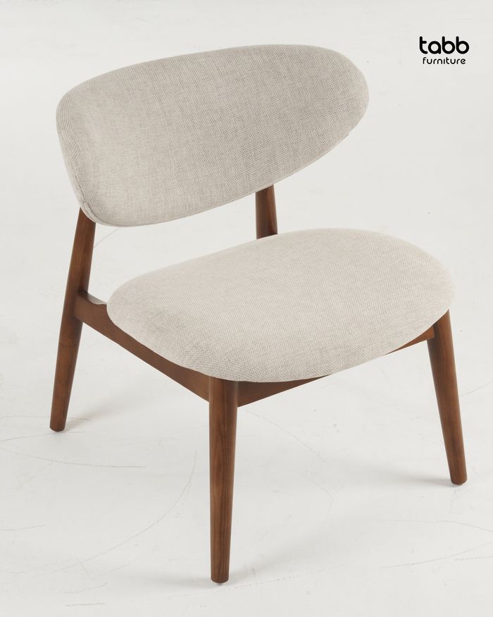 LOUNGE CHAIR
