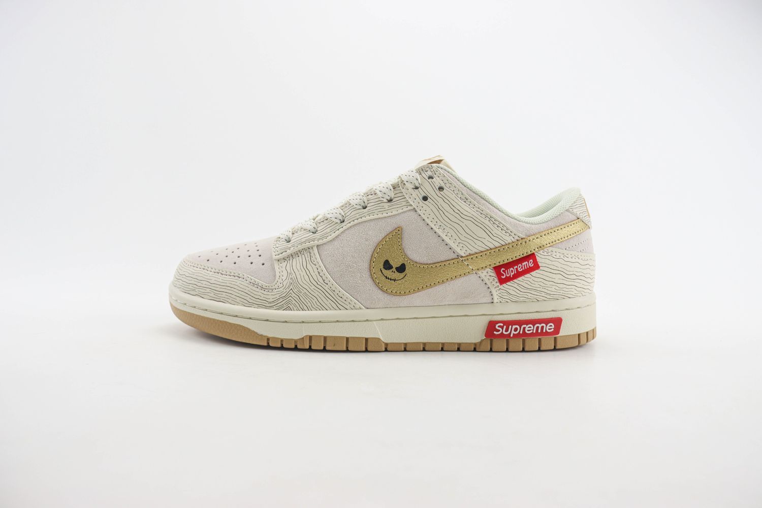 Nike SB Dunk Low x Supreme 100