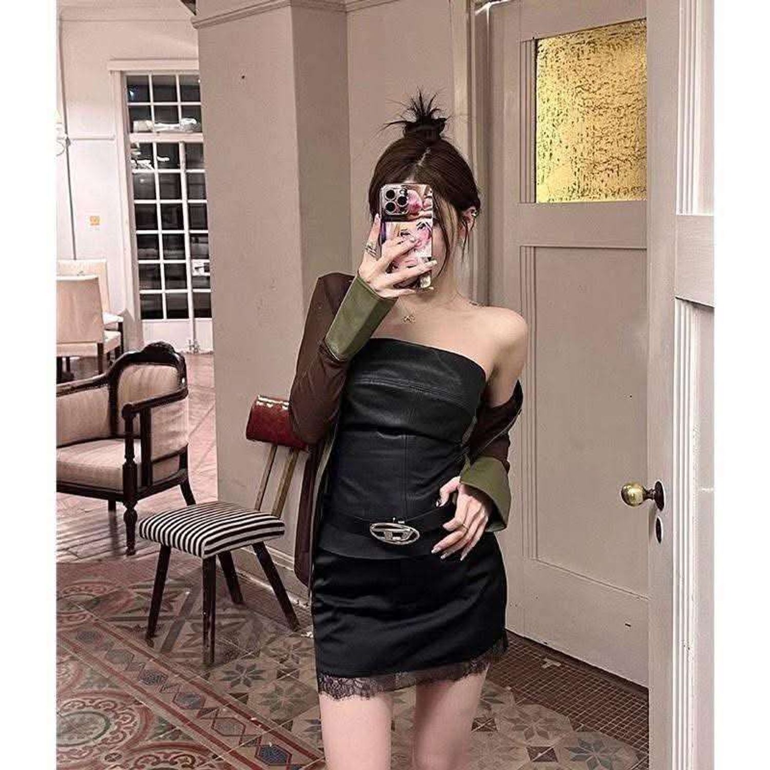 https://cdn.zochil.shop/dcee73d6-0940-4a13-ba6f-a0c28c408fa3_t1500.jpg
