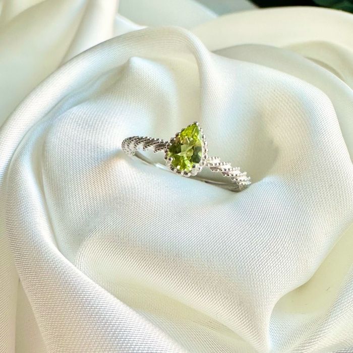 Peridot Шигтгээтэй S925 Мөнгөн Бөгж