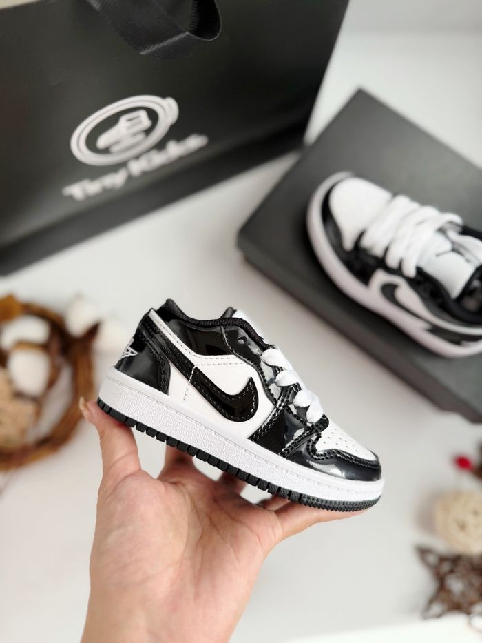 Air Jordan 1 Low Concord