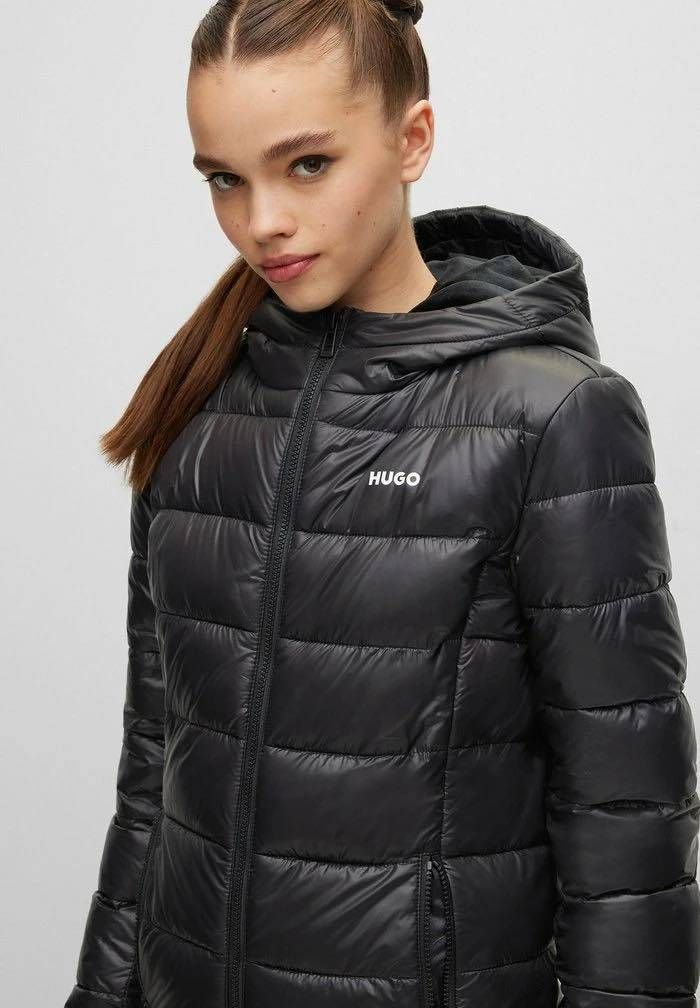 𝗛𝘂𝗴𝗼 𝗕𝗼𝘀𝘀 -брэндийн куртик