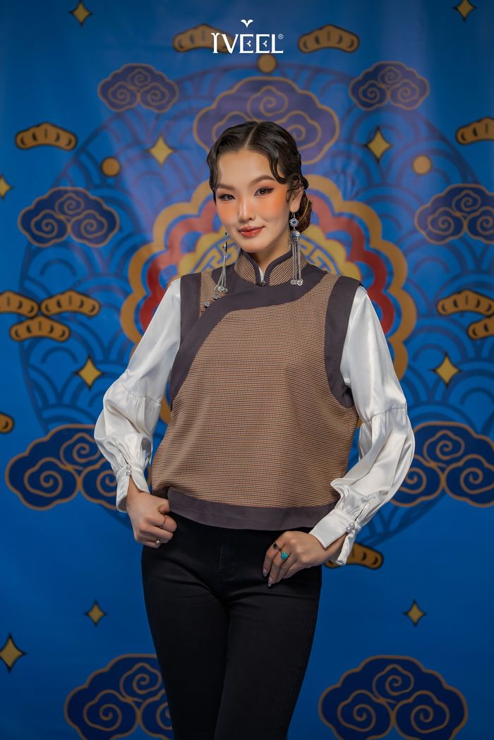 Өргөн оруулгатай уламжлалт хантааз