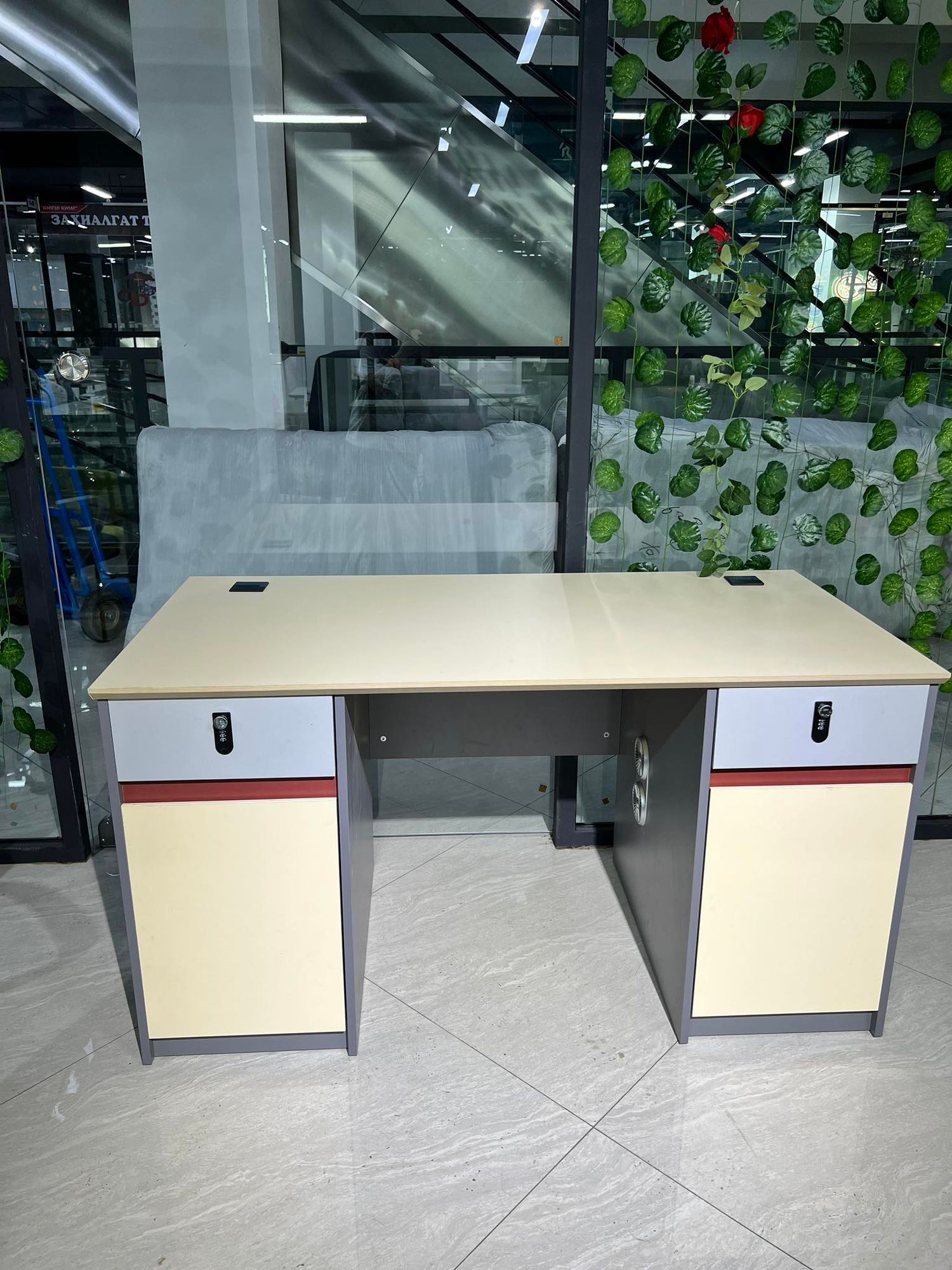 Оффис ширээ / Код: Е-81 /