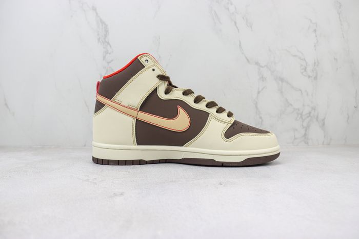Nike Dunk High SE Baroque Brown