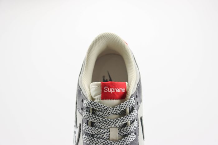 Nike SB Dunk Low x  Stone Island x supreme 01