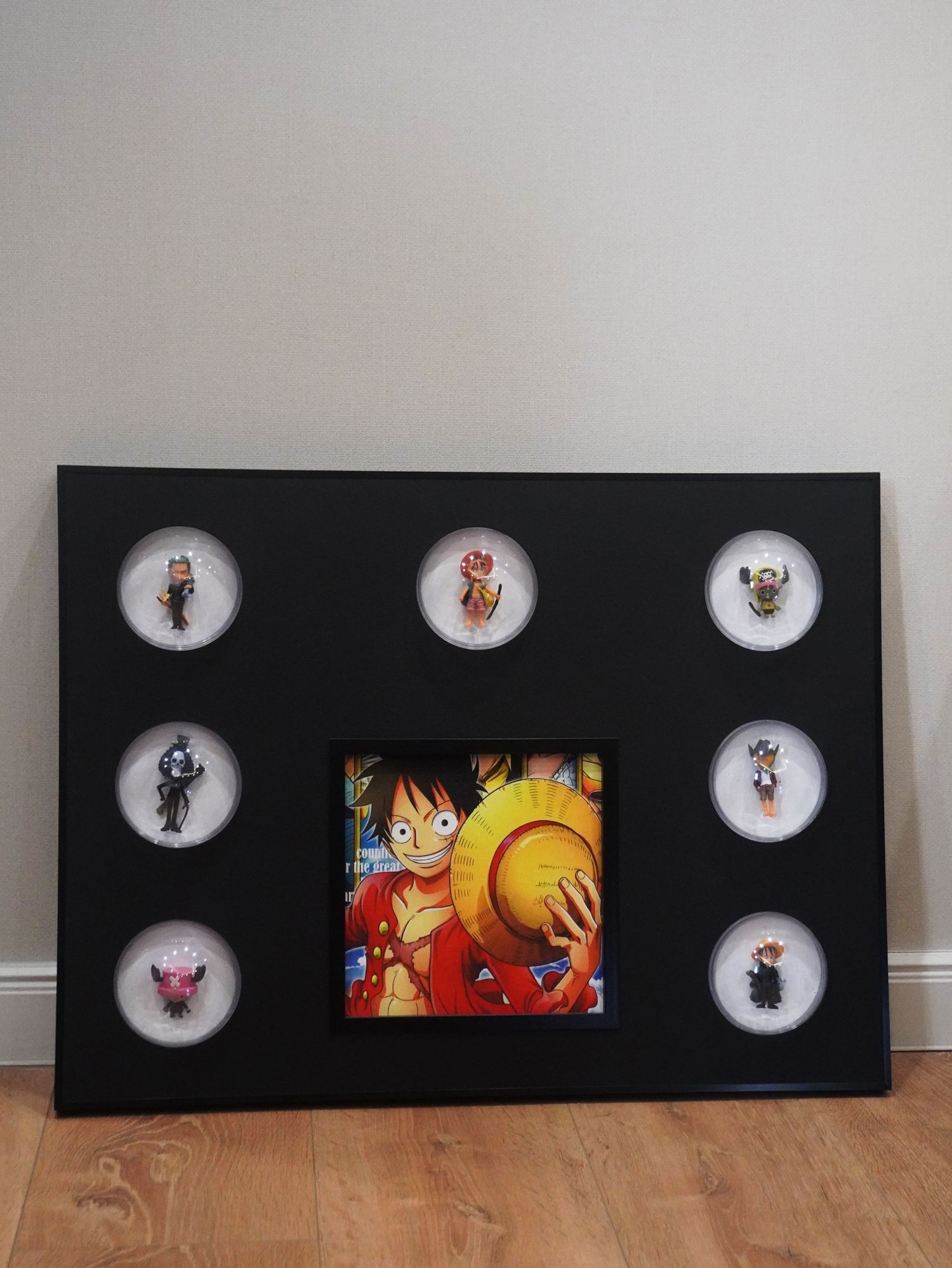 "ONE PIECE" ханын чимэглэл зураг