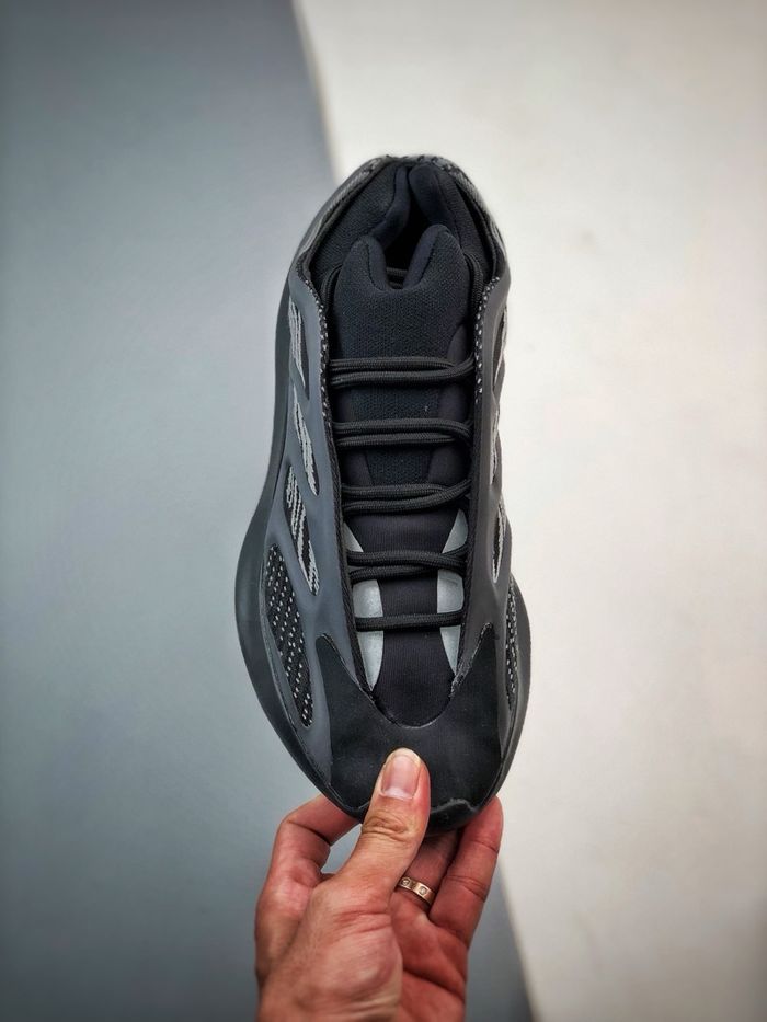 YEEZY 700 V3 "Alvah"