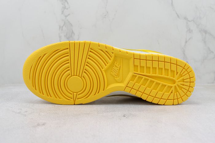 Nike Dunk Low "Citron Pulse" W