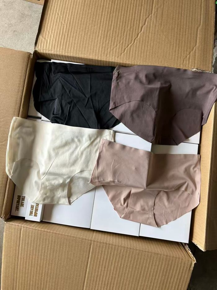 Lululemon оёдолгүй дотуур хувцас 4ш