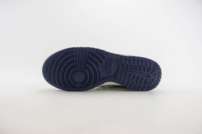  Nike SB Dunk Low x Stussy 131