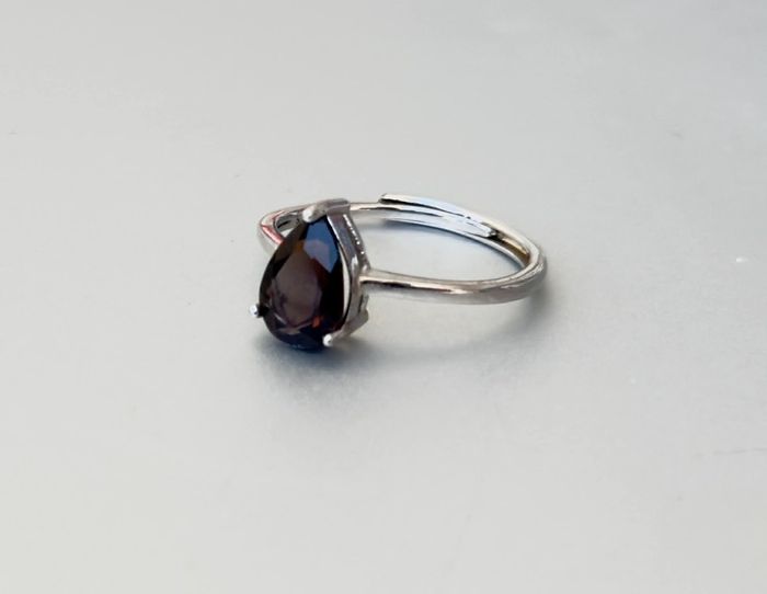 Утаат болор, мөнгөн бөгж