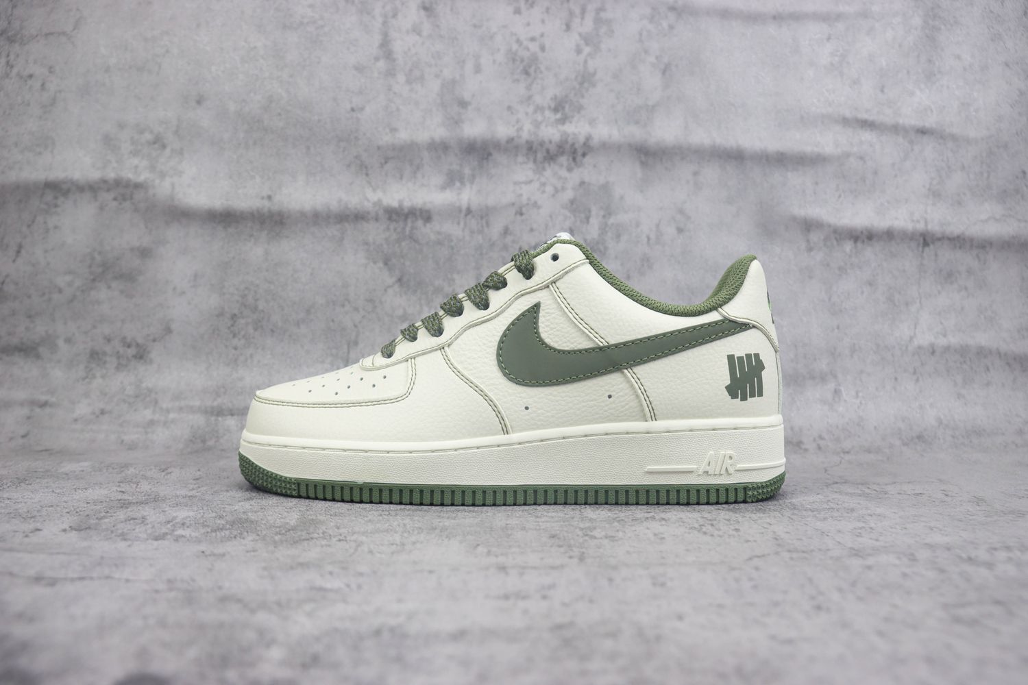 Nike Air Force 1 Low x Undefated 24