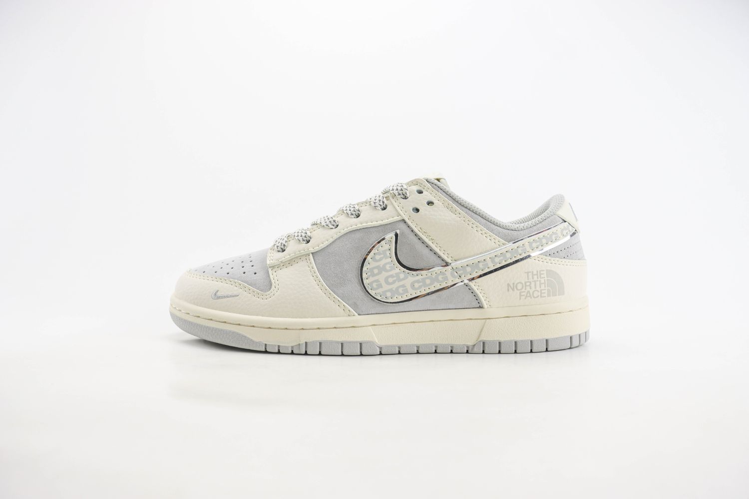 Nike SB Dunk Low x The North Face 37 