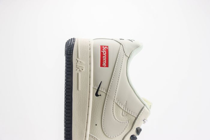 Nike Air Force 1 Low x supreme 44