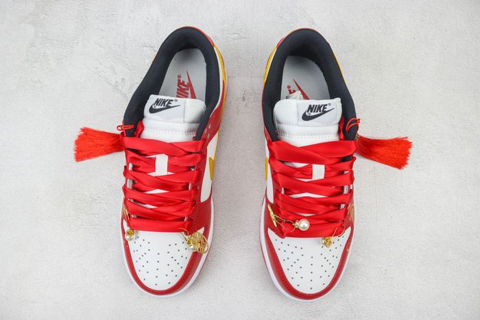 Nk SB Dunk Low x HAPPY NEW YEAR