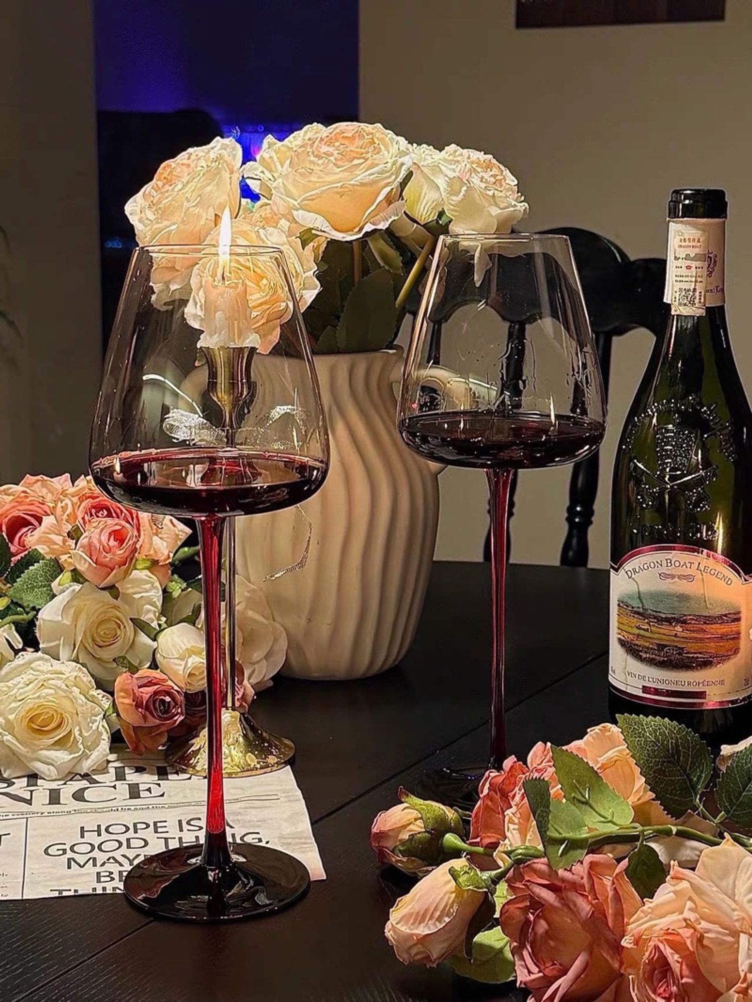 Улаан хөлтэй хундага