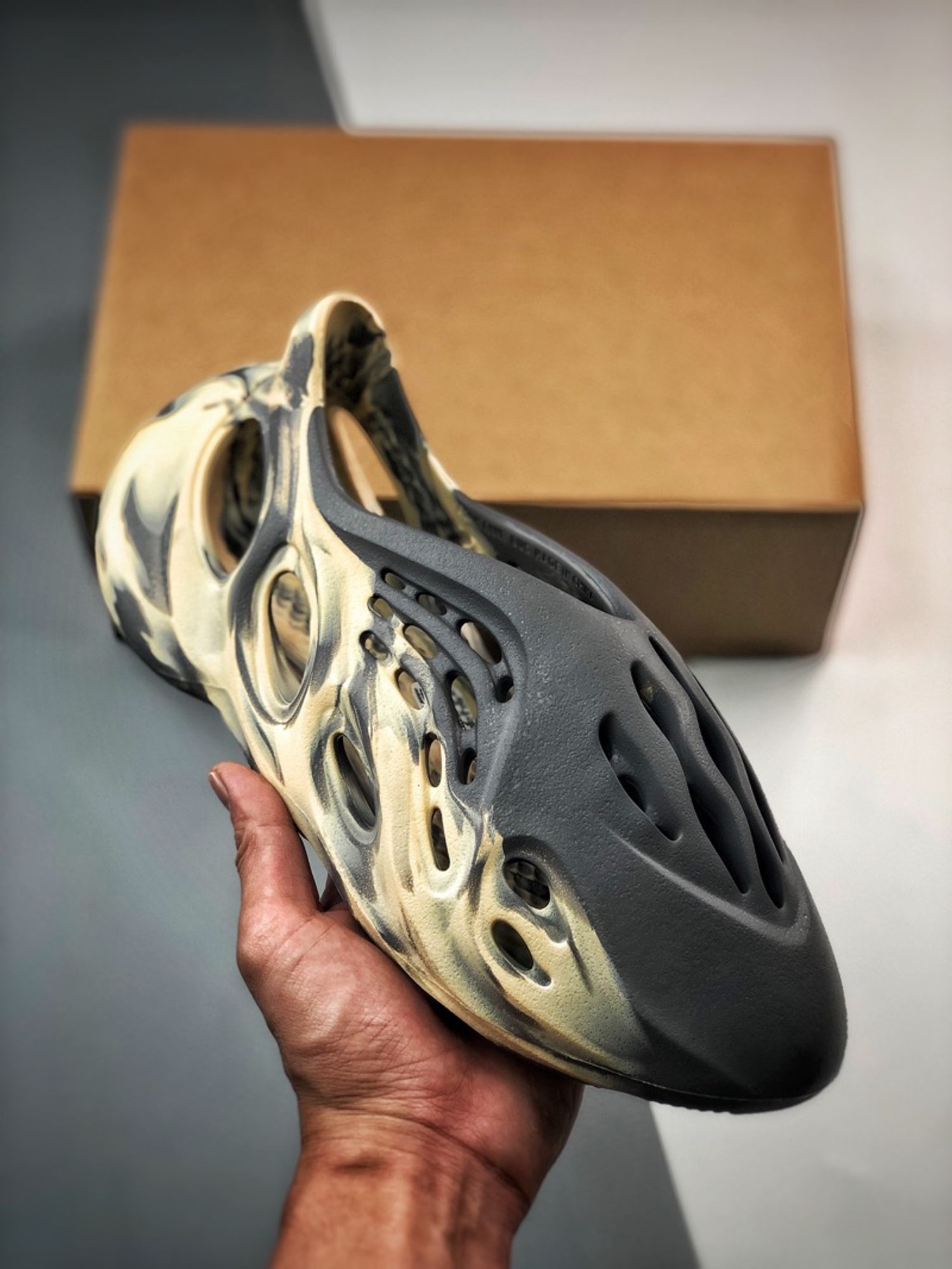 Adidas Yeezy Foam Runner “MXT Moon Grey”