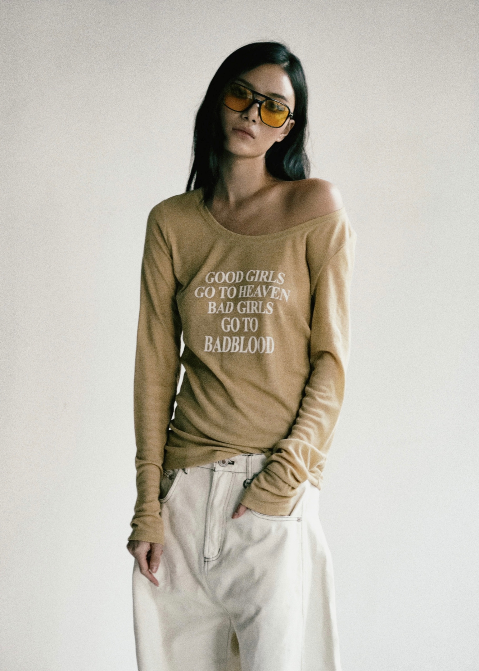 【BADBLOOD】バッドガールズ ルーズフィットトップス - バナナ Bad Girls Loose Fit Top - Banana