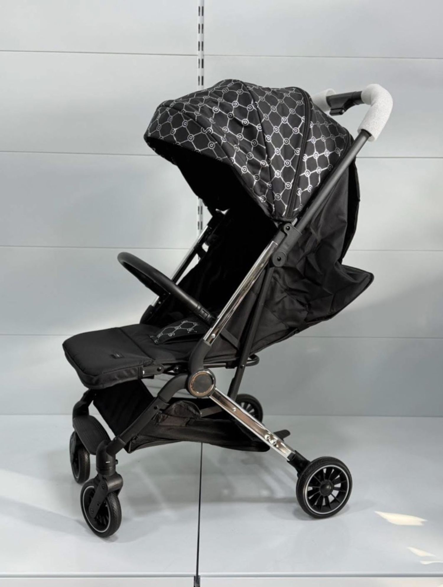 Burbay аялалын хөнгөн тэрэг