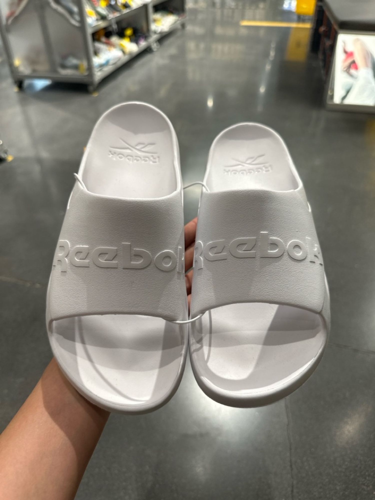 Reebok гутал