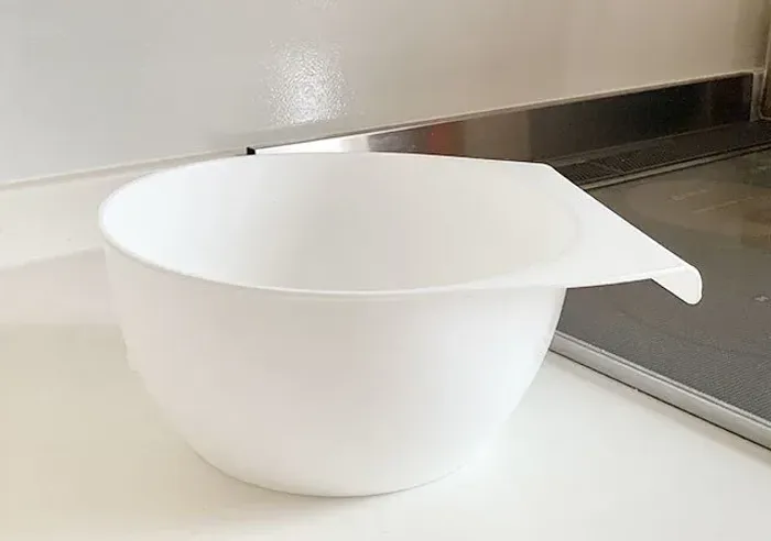 Хуванцар таваг 24.8см бариултай