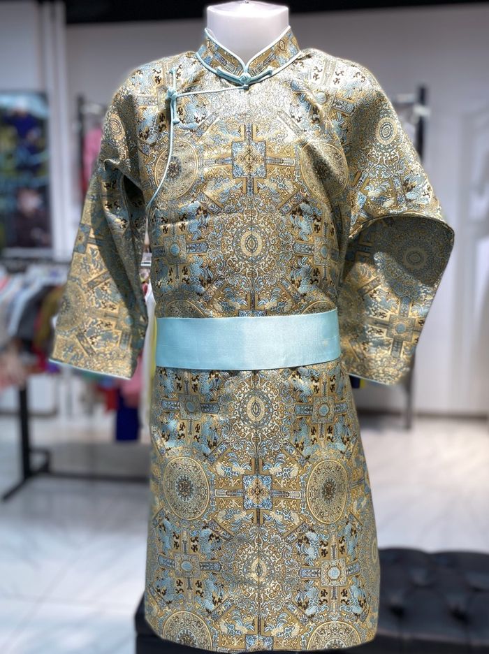 Дугуй хээтэй бор дээл