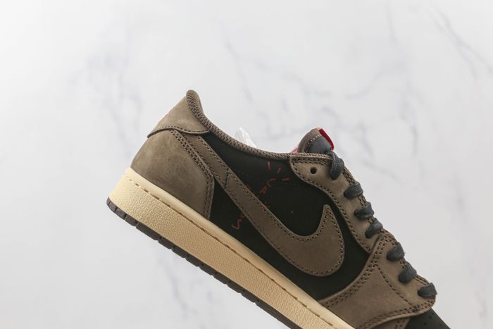 Jordan 1 Retro Low OG SP Travis Scott Mocha