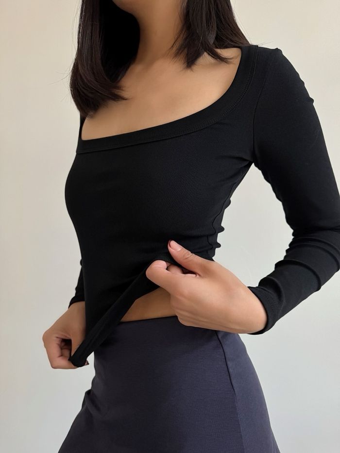 Square neck long sleeve top