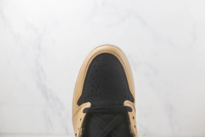 Jordan 1 Retro High OG Heirloom