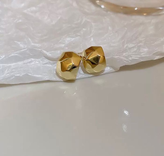 Тренд ээмэг