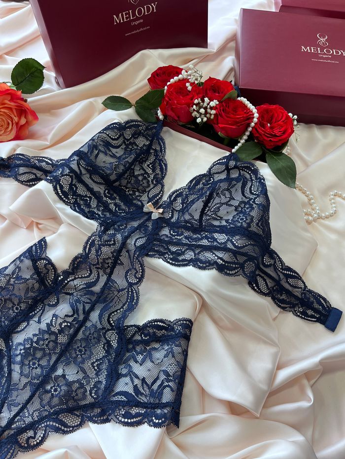 Pearl body dark blue