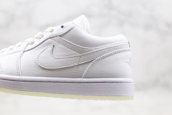 Jordan 1 Retro Low White (2004)