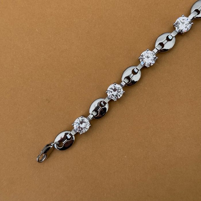 Oversized chain bracelet