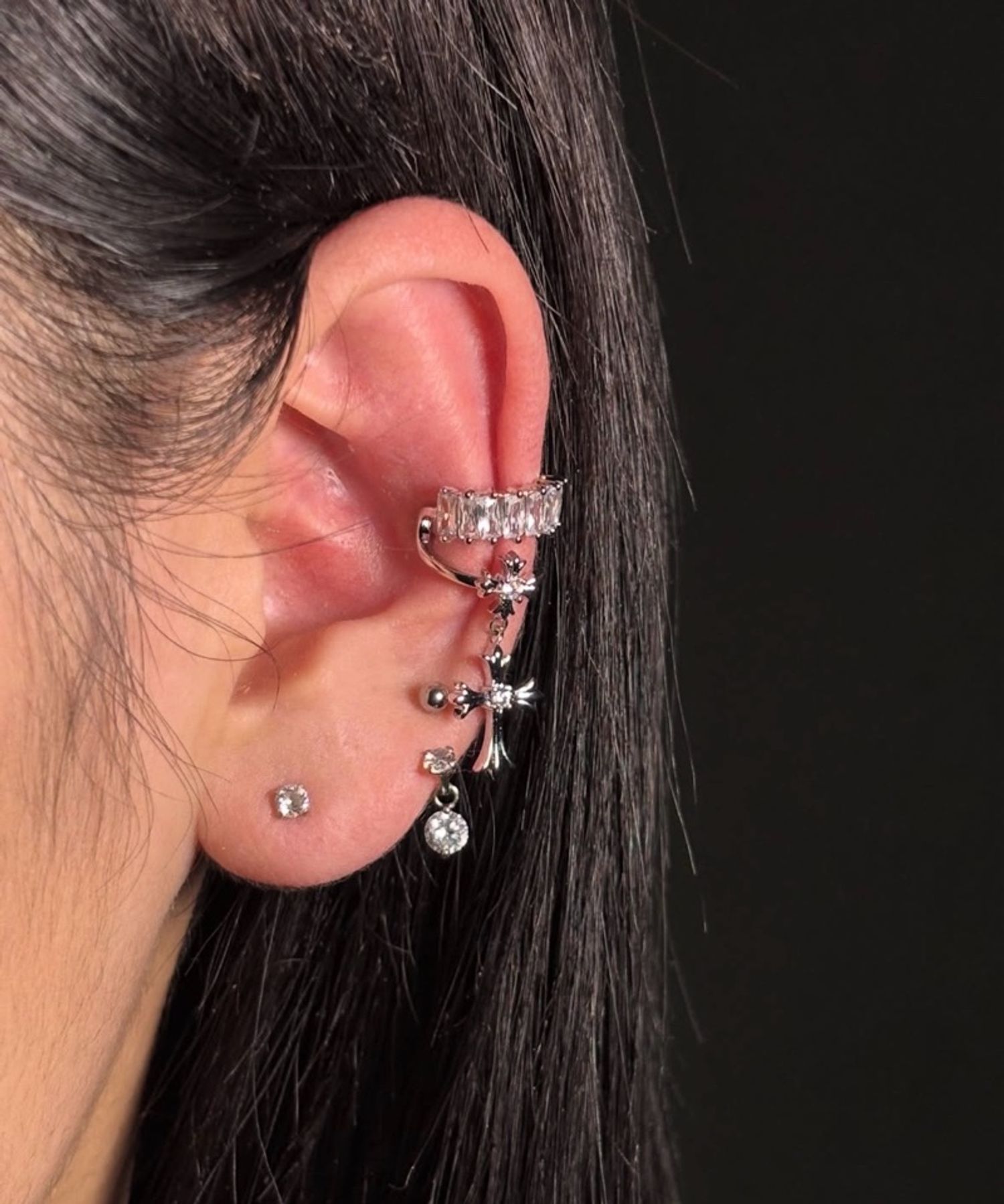 Хавчдаг ээмэг