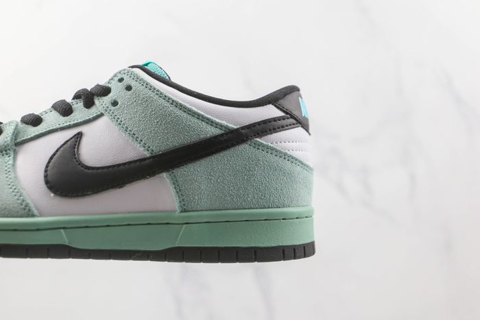 Nike SB Dunk Low Sea Crystal