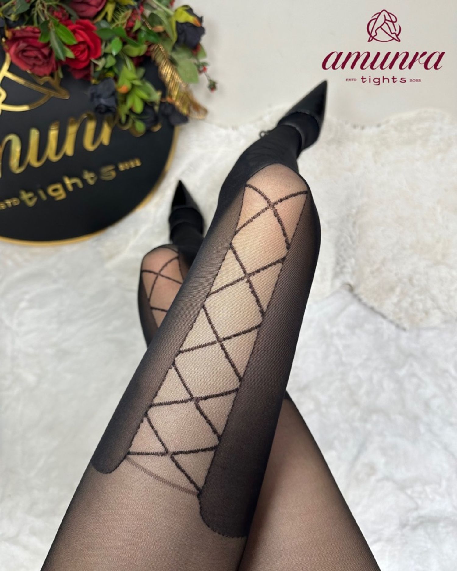 Хирээстэй хар трико