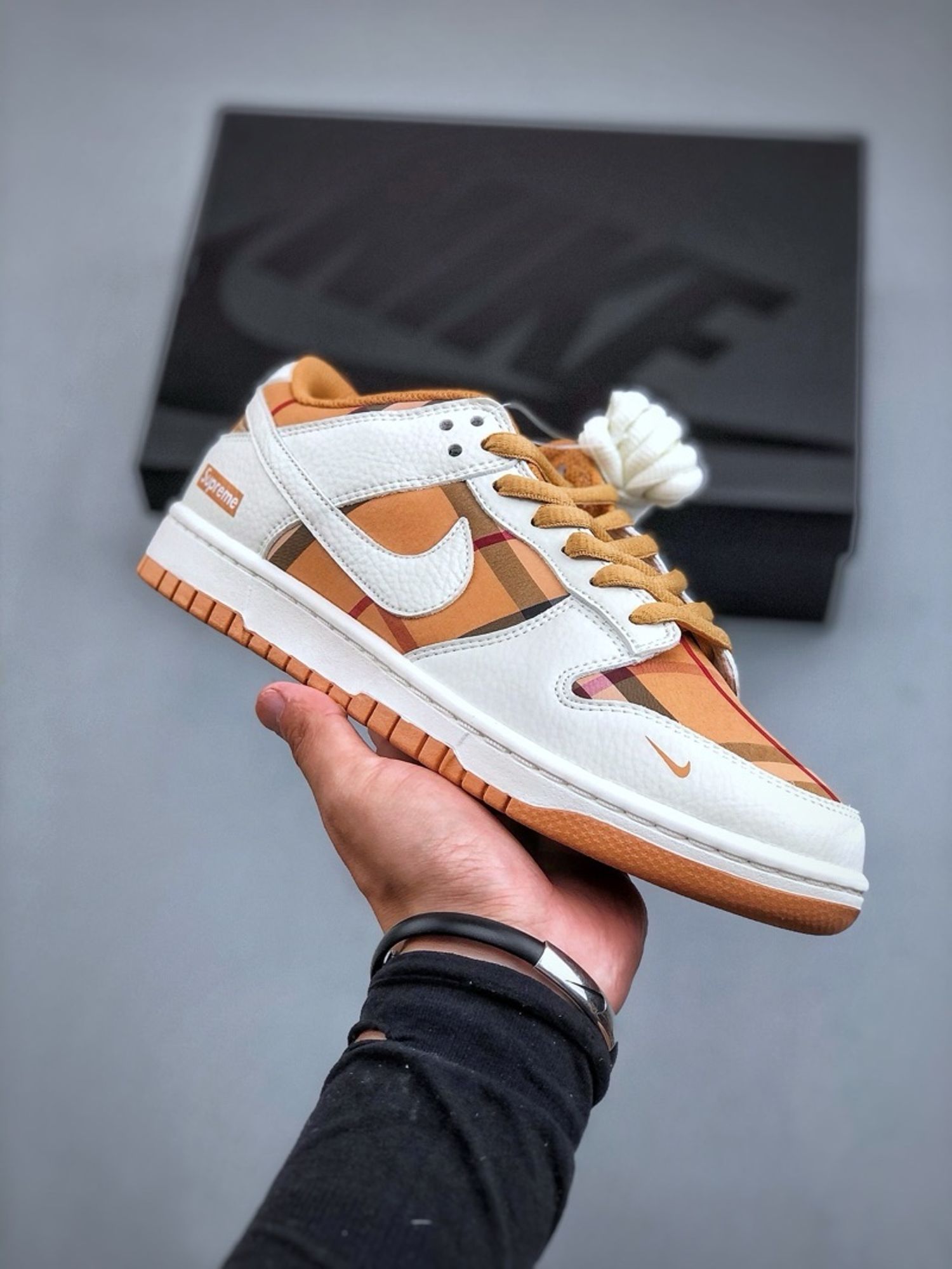 Supreme x Nike Dunk Low