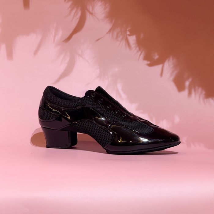 Бүжгийн гутал /бэлтгэлийн лакан/