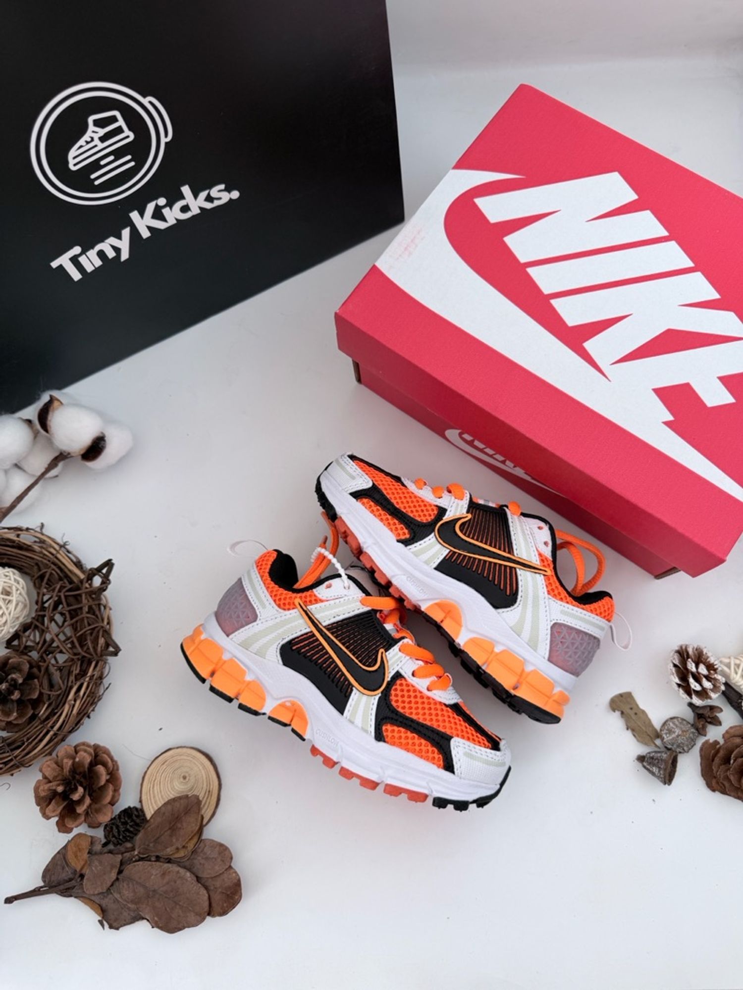 Nike Vomero 5 Orange